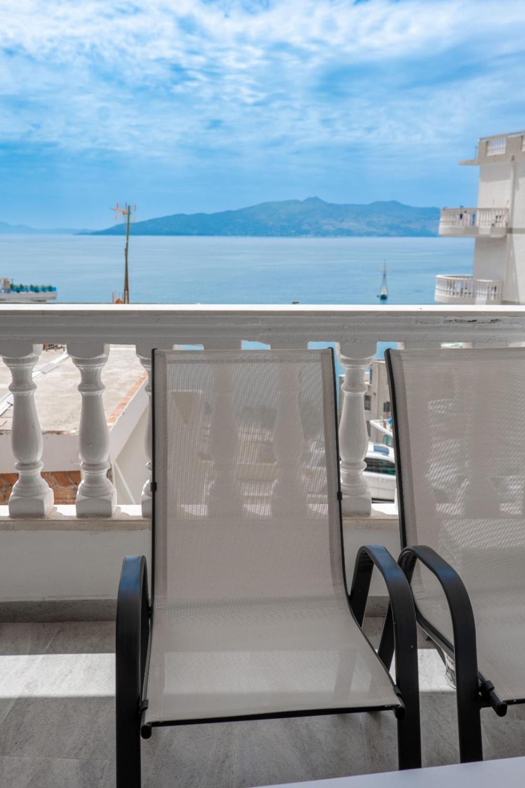 Esel Apartments Sarande Exterior photo