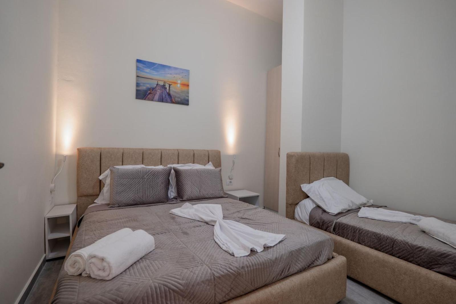 Esel Apartments Sarande Exterior photo