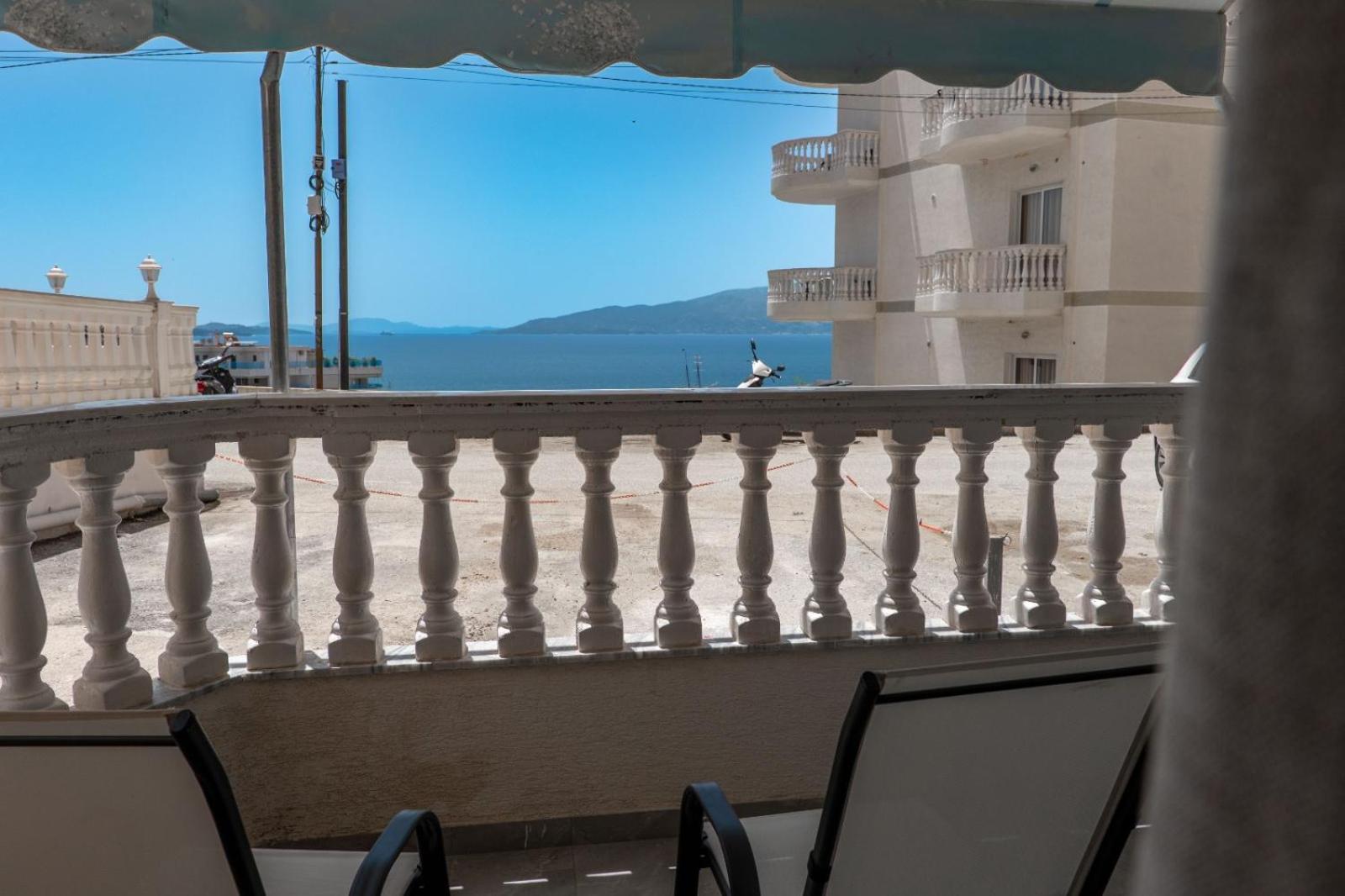 Esel Apartments Sarande Exterior photo